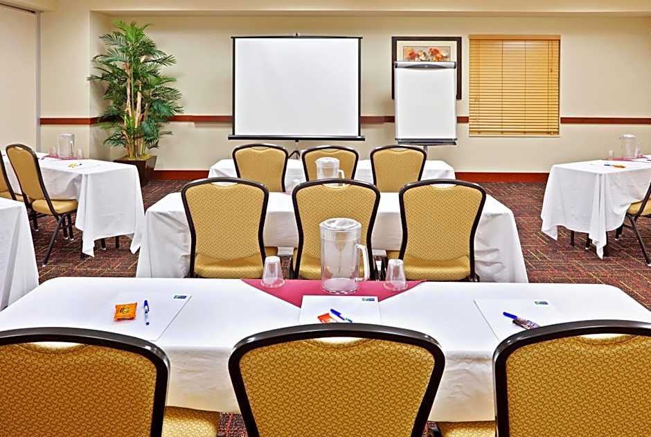 Holiday Inn Express Hotel & Suites Chehalis - Centralia By IHG