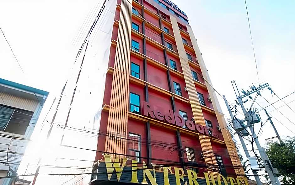 RedDoorz Plus at Winter Benitez