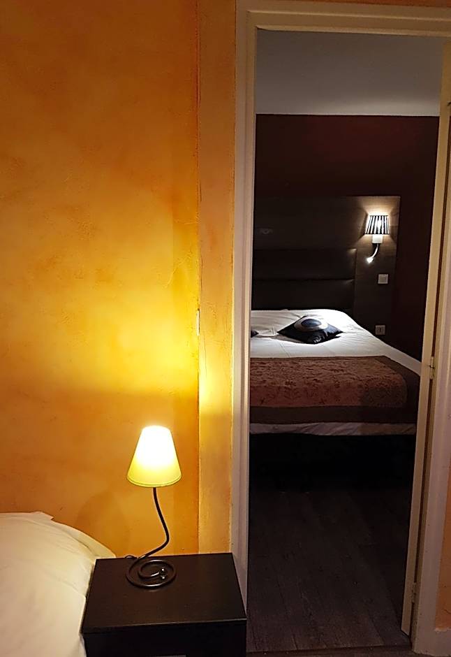 Logis Hôtel Deshors-Foujanet