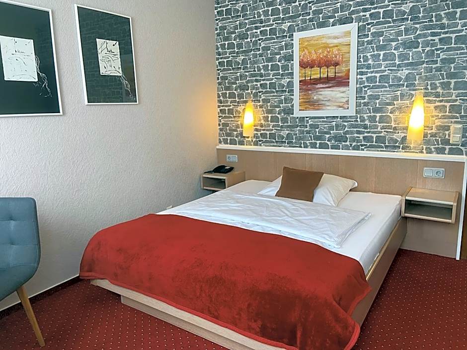 Hotel Stadt Hamburg am Fluss Saarbrücken