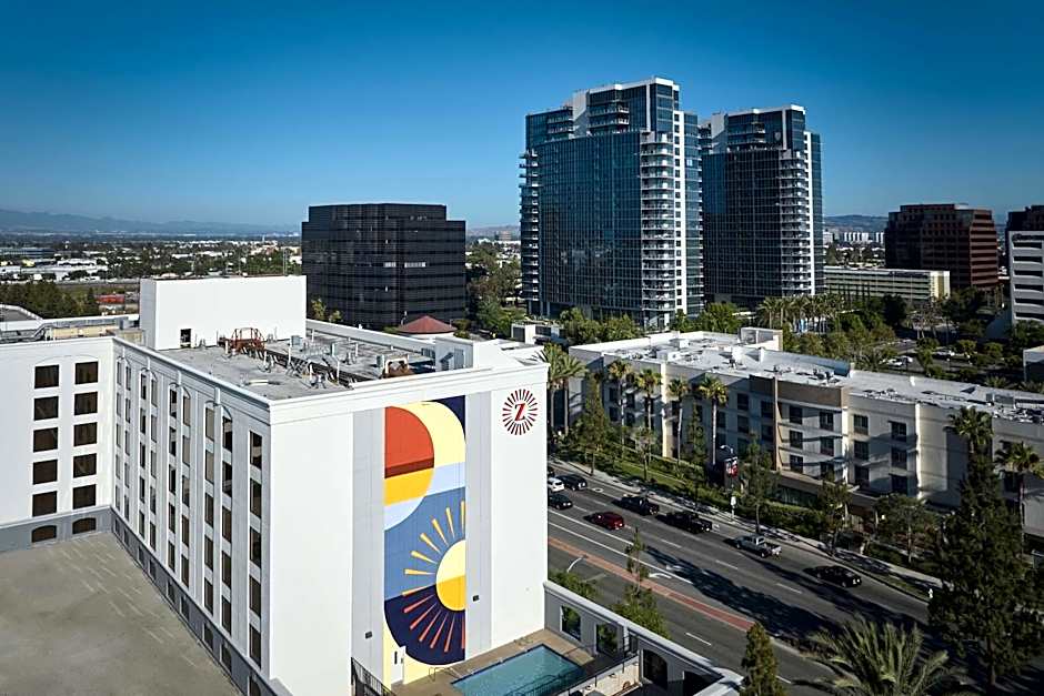 Hotel Zessa Santa Ana - a DoubleTree by Hilton