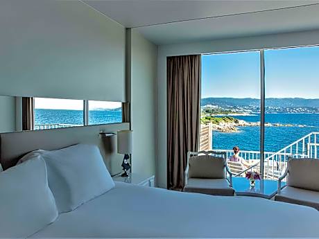 Deluxe Room with Private Solarium and Sea View