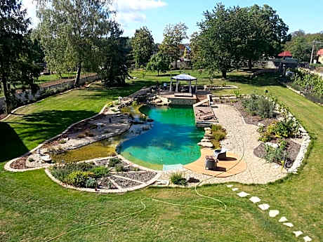 Chateau Nightingales