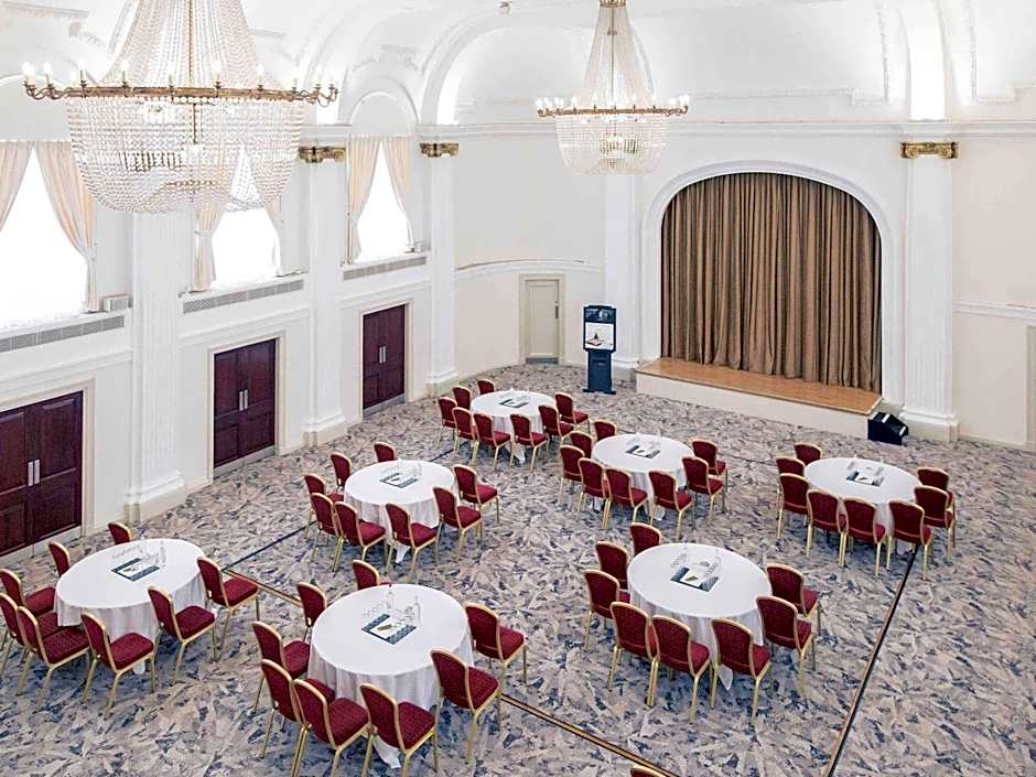 Bristol Grand Hotel By Sunday