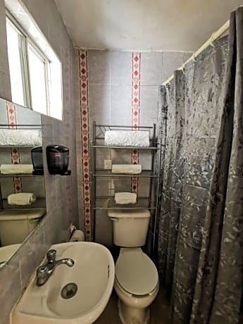 Deluxe Double Room with Shower