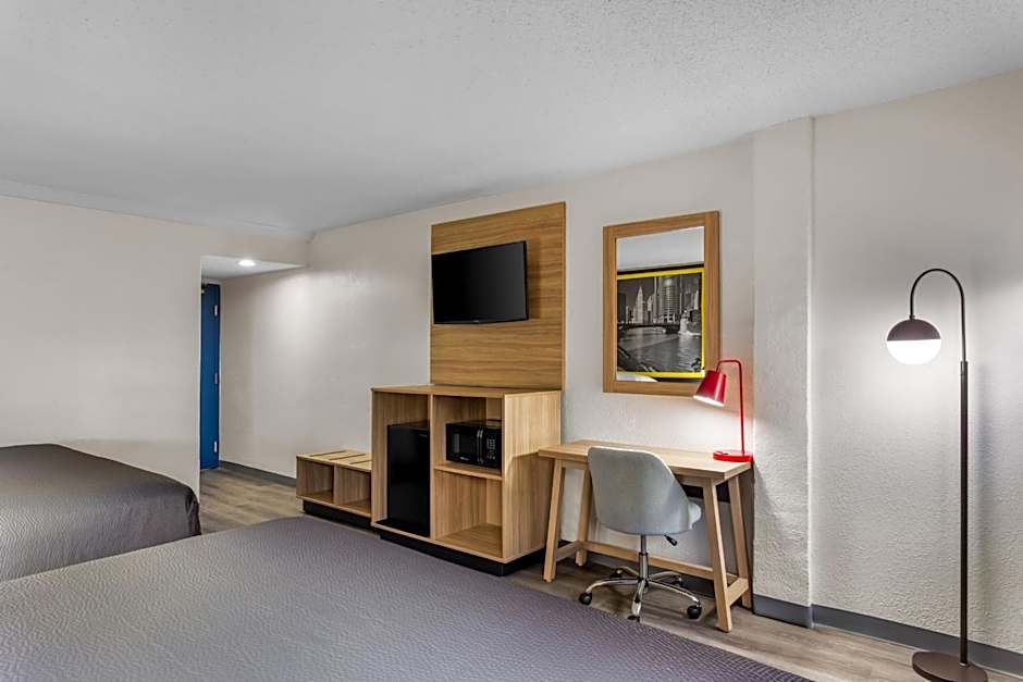 Super 8 by Wyndham Chicago IL