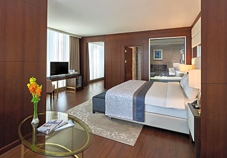Suite with King Size Bed