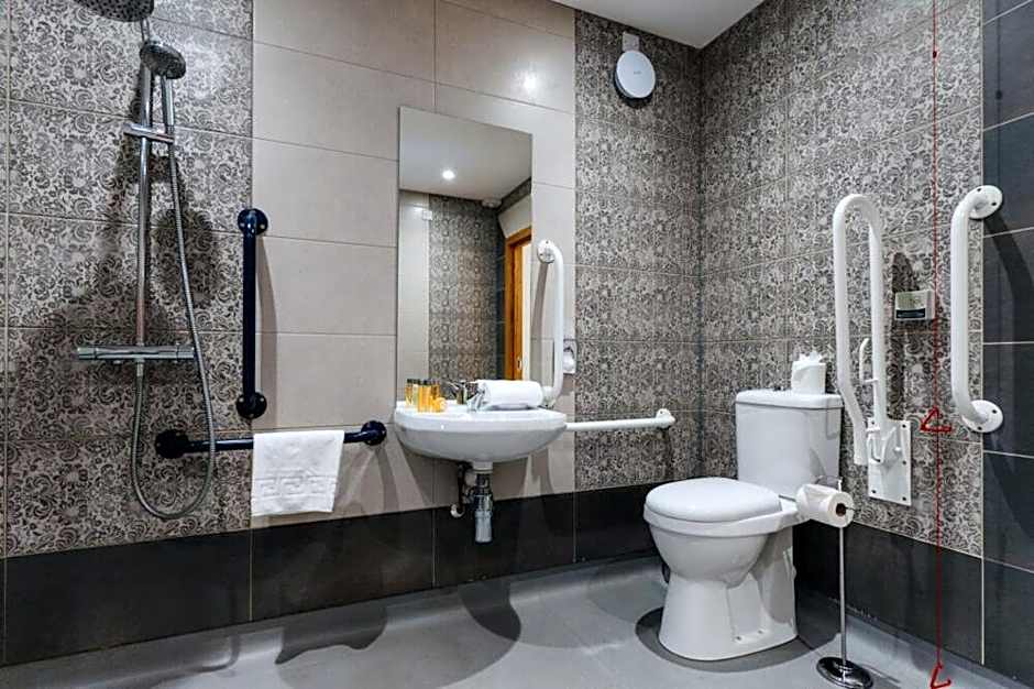 Lanelay Hall Hotel & Spa