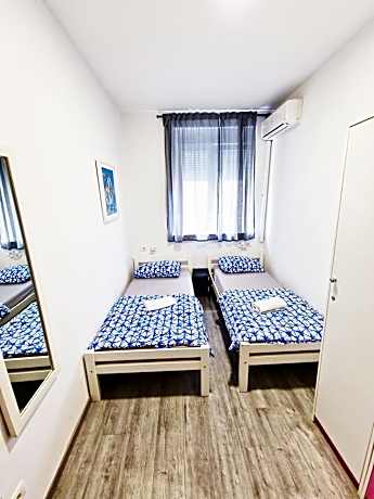 Standard Twin Room with Shared Bathroom