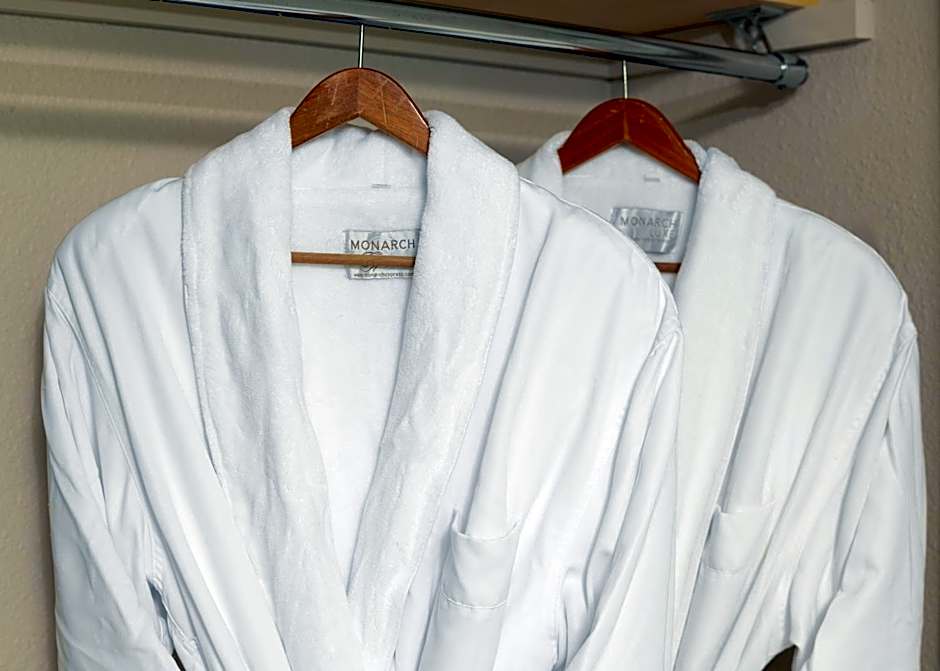 Yosemite Southgate Hotel & Suites