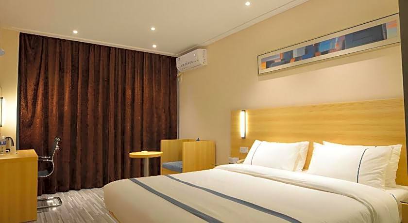 City Comfort Inn Huanggang Qichun Exhibition Center