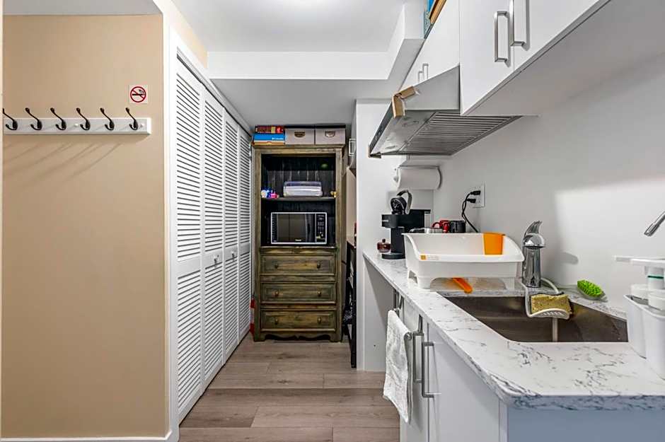 Orchid House near Vancouver YVR Airport