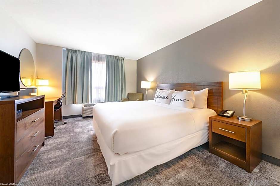 Home Inn and Suites Lloydminster