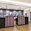 La Quinta Inn & Suites by Wyndham San Antonio by AT&T Center