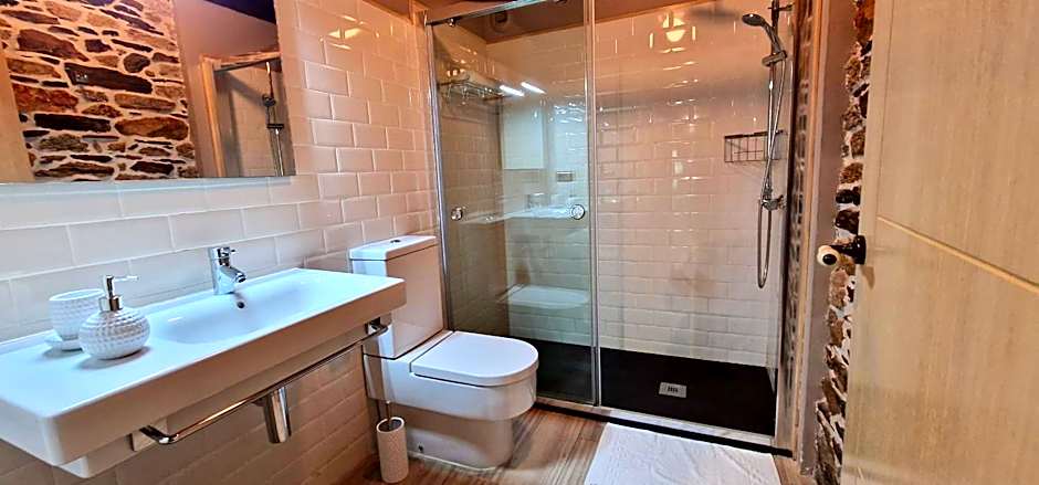 Habitaciones La Cuevona de Guitiriz,Parga, en el camino norte Lugo