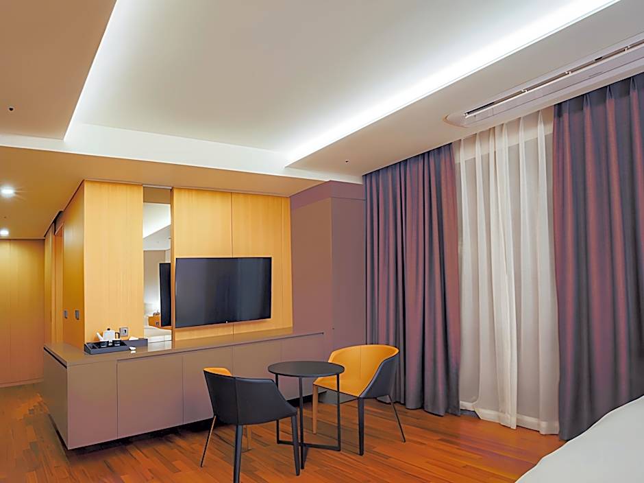 Hotel East9