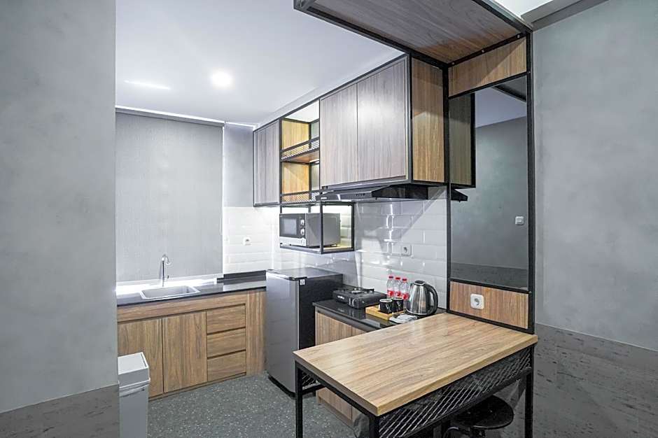 LOA LIVING Solo Baru