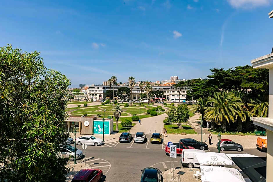 Rent4Rest Estoril Beachfront Apartments