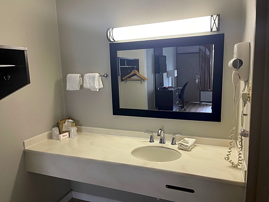 Red Roof Inn Clearfield