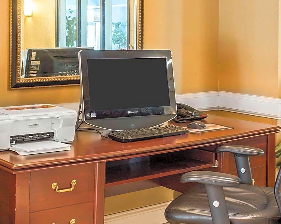 Sleep Inn & Suites Laurel near Fort Meade