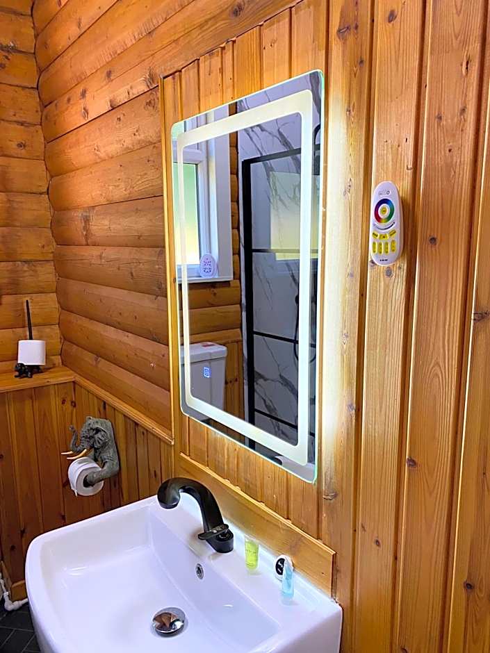 Kaoglen Squirrel Drey-Hot Tub-Pet Friendly-Perth