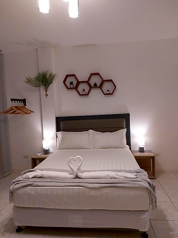 Bonsai Jacuzzi Suites