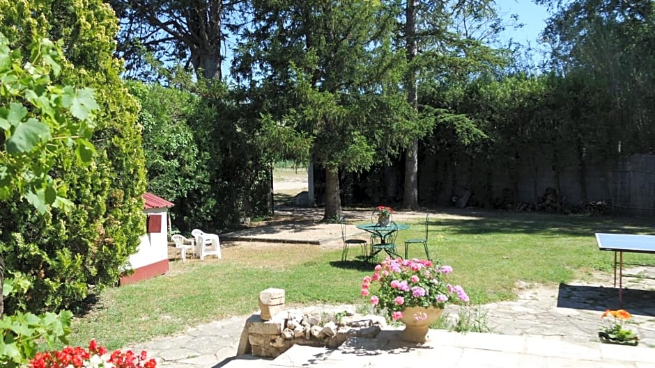 Mas Grimaud - Gîte- Studio et chambres d'hôtes familiales