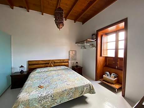 Deluxe Double Room with Side Sea View