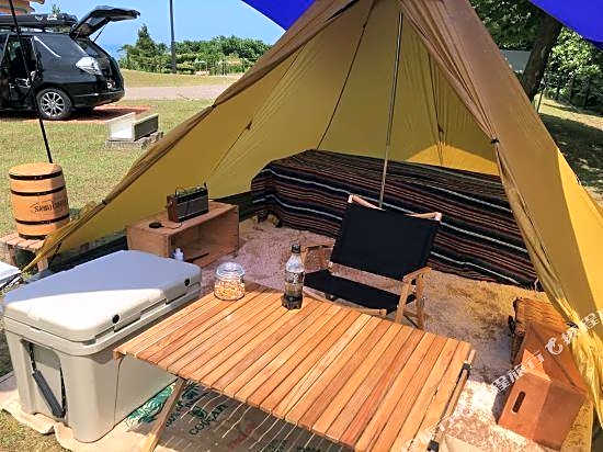Heart Land Hills in Noto 37 Trailer House Sho