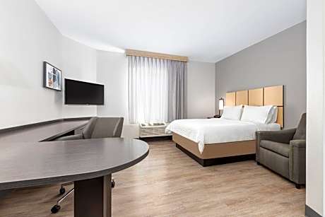 Queen Studio Suite - Communication Accessible