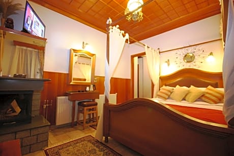 Deluxe Double Room with Fireplace and Spa Bath