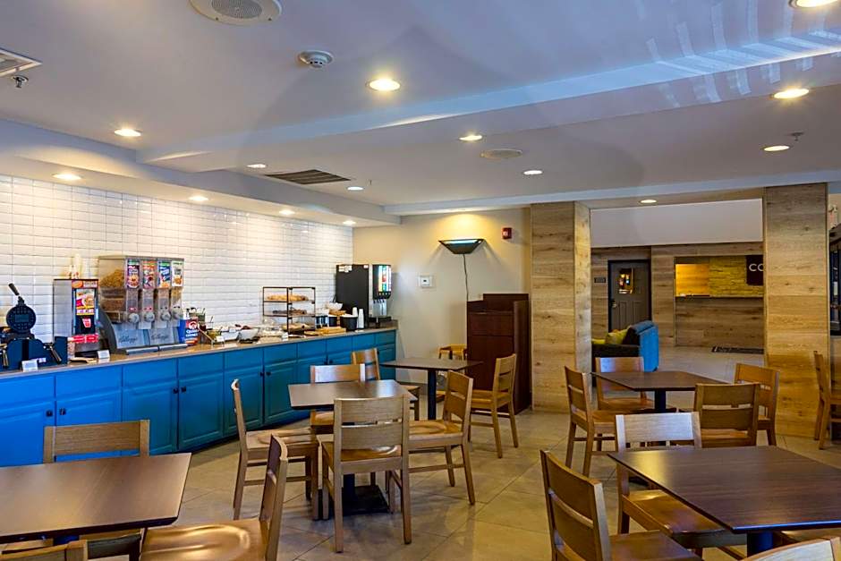 Country Inn & Suites by Radisson, Doswell (Kings Dominion), VA