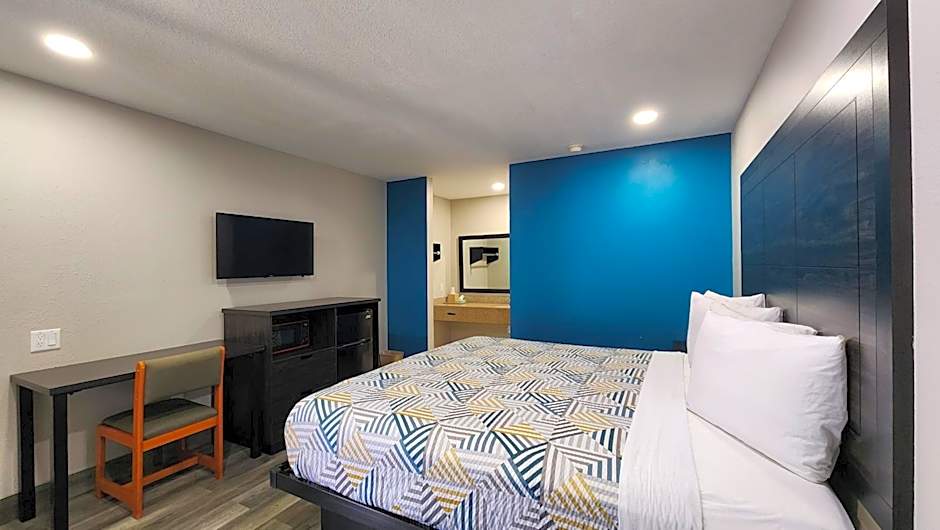 Scottish Inn & Suites