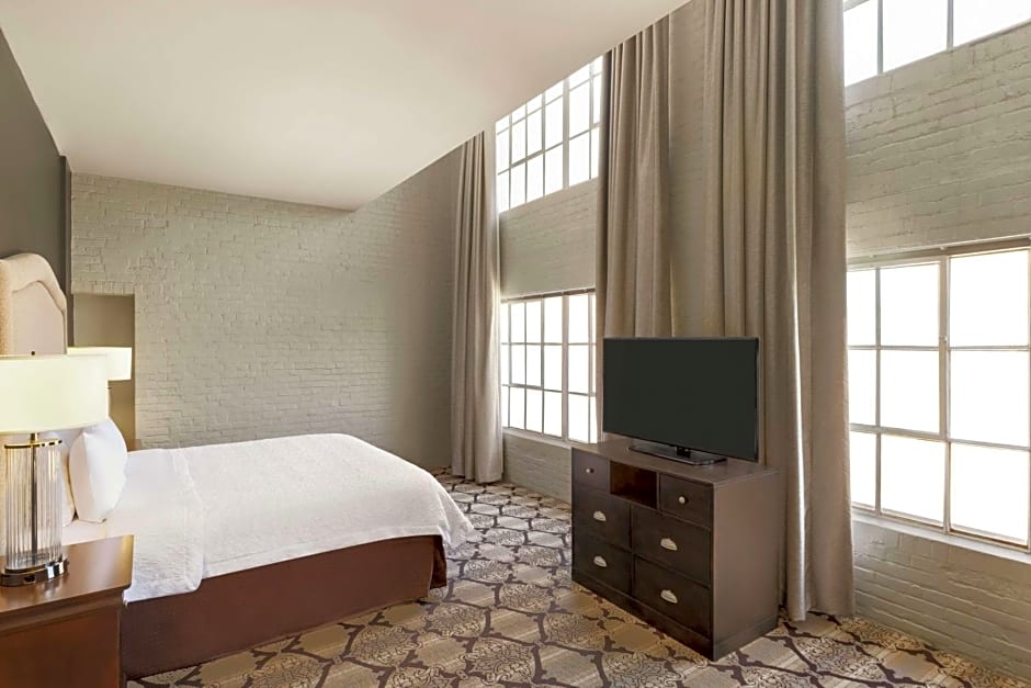 Hampton Inn By Hilton & Suites New Orleans-Convention Center