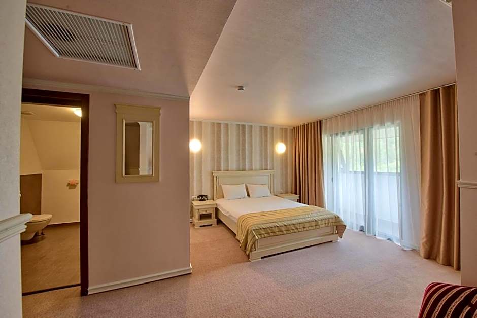 Foto 1 di 19 di 1 Double Bed or 2 Beds