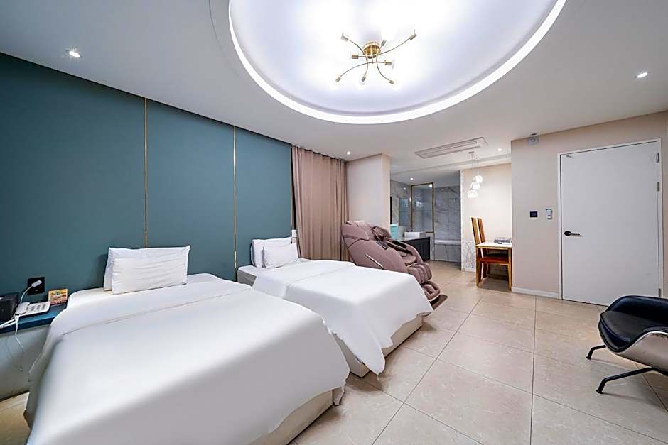KNox Hotel