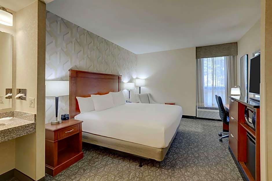 DRURY INN & SUITES CHARLOTTE UNIVERSITY PLACE