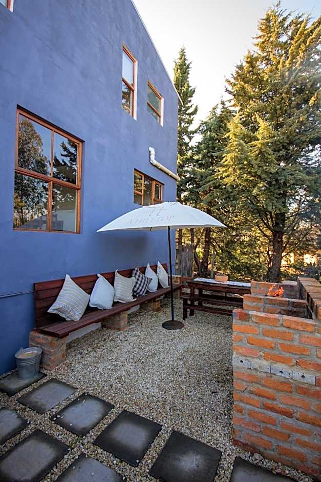 A Hilltop Country Retreat