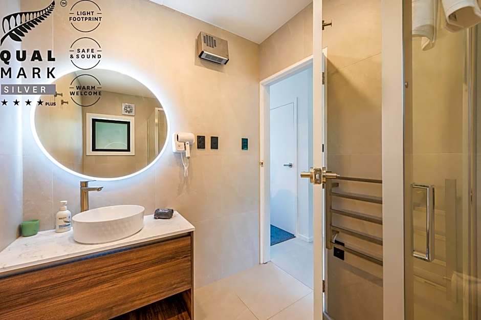 Luxe Suites & Apartments