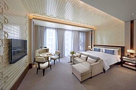Deluxe Family Room King