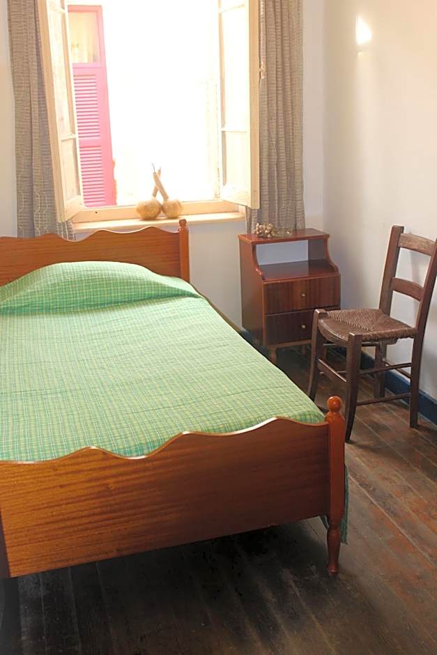 TRIANON Hostel - Central Paphos Old Town