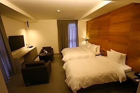 Deluxe Family Room