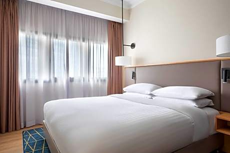 Superior Executive Suite, M Club Lounge Access, 2 Bedroom Suite, City View