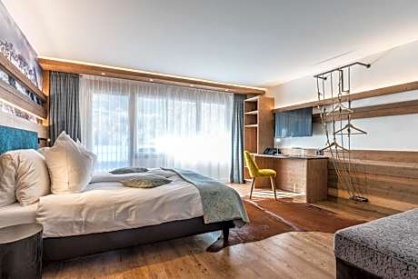 Twin Room Alpin Superior with View