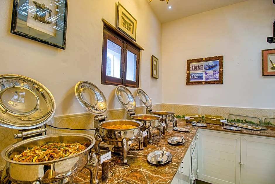 Tembo House Hotel