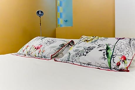 Studio - Split Level