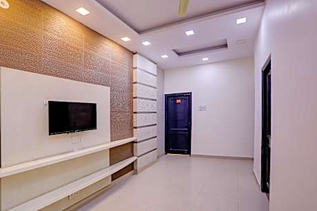 OYO Flagship Saffron Guest House