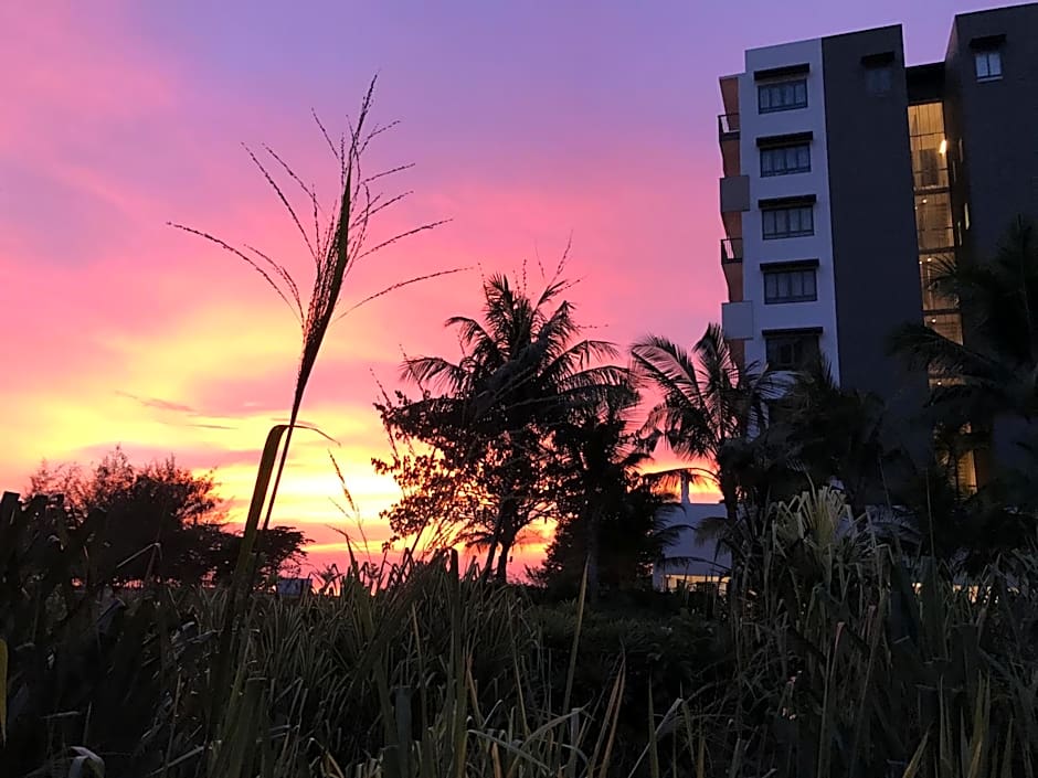 By The Sea@Side Seaview n Side Pool view (C3A3A)