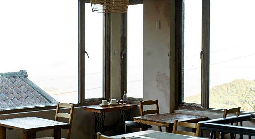 Mountain Traveler Inn