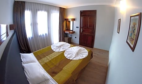 Connecting Family Room